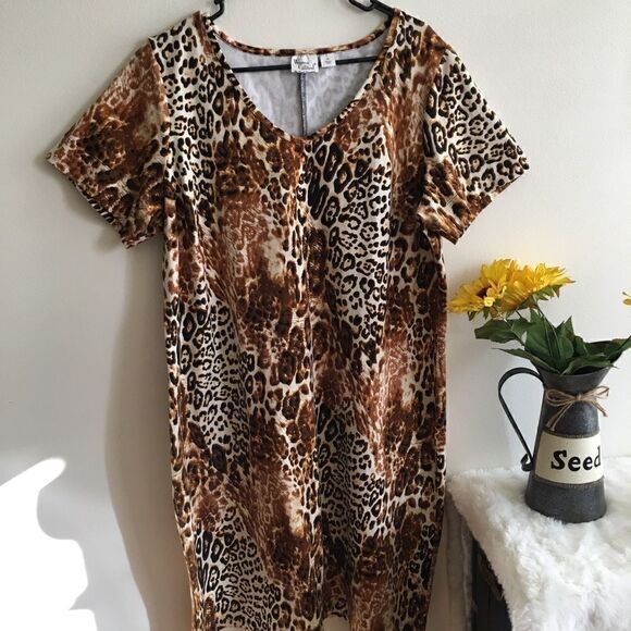 Leopard 🐆 Plus size fitted slimming dress - Picture 3 of 3